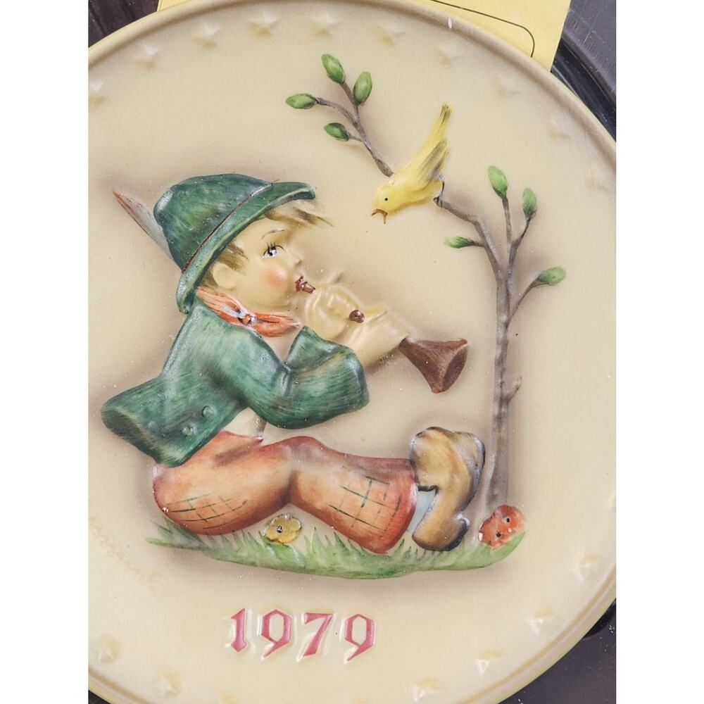 Vintage Goebel HUMMEL 1979 Annual #272 Singing Lesson BAS-RELIEF Plate - COA